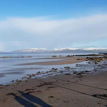 Cosy Cottage- Sleeps 4 Free Parking & Golf Nearby * Buncrana