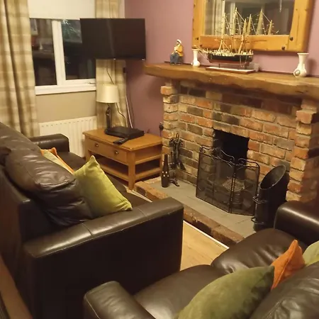 Cosy Cottage- Sleeps 4 Free Parking & Golf Nearby Feriehus *