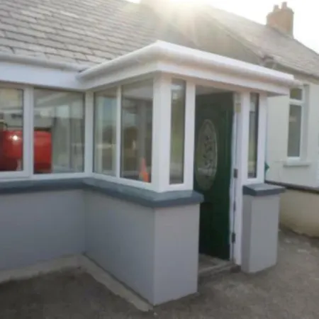Holiday home Cosy Cottage- Sleeps 5 Free Parking & Golf Nearby *
