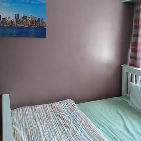 Holiday home Cosy Cottage- Sleeps 5 Free Parking & Golf Nearby