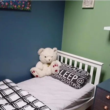 Holiday home Cosy Cottage- Sleeps 5 Free Parking & Golf Nearby