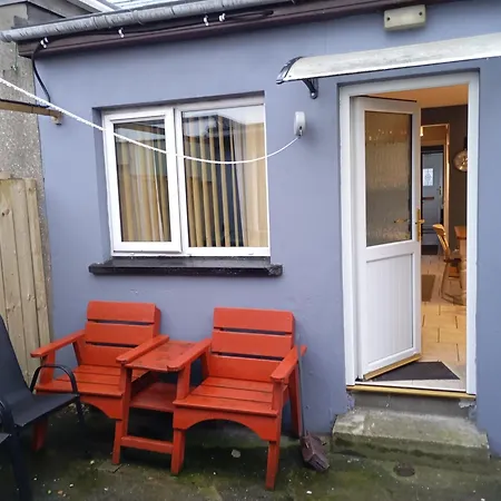 Cosy Cottage- Sleeps 5 Free Parking & Golf Nearby Buncrana