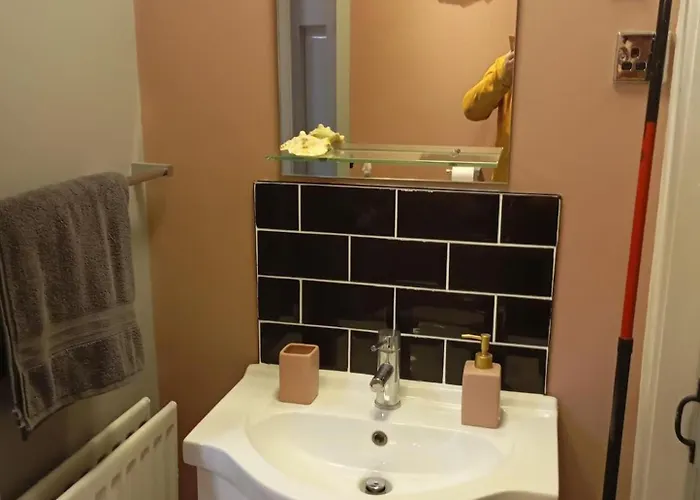 Cosy Cottage- Sleeps 4 Free Parking & Golf Nearby בונקראנה